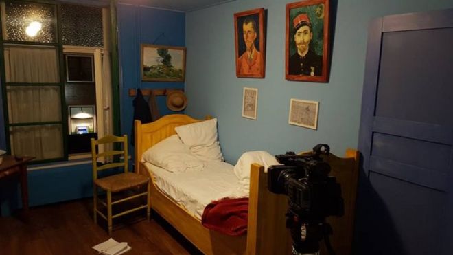 Van Gogh'un "Yatak Odası" tablosuna sadık kalınarak hazırlanan otel odası