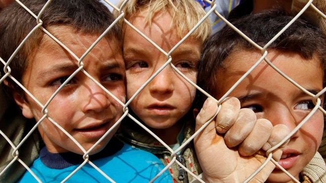 صنداي تايمز: أطفال عائلات سورية فرقتها الحرب يفتقدون حب الأم