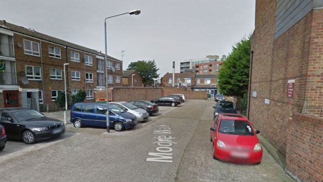 Moore Walk, Newham