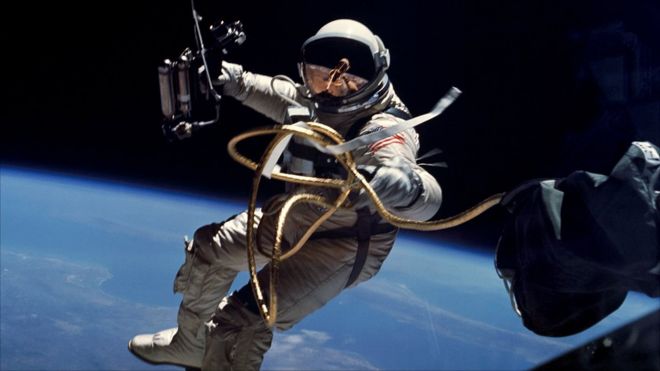 நாசா விண்வெளி வீரர் எட் ஒயிட்