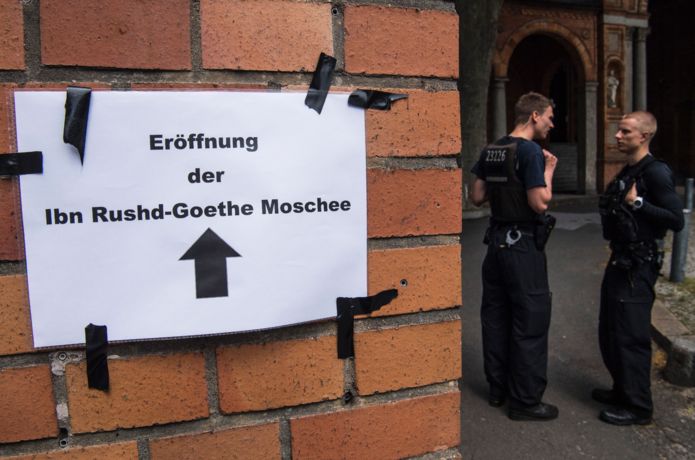 İbn Rushd-Goethe Camii girişi