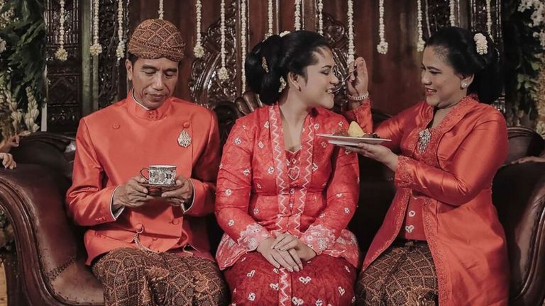 The evening before the wedding, the president's family took their daughter through a string of several Javanese traditions. Image: AFP