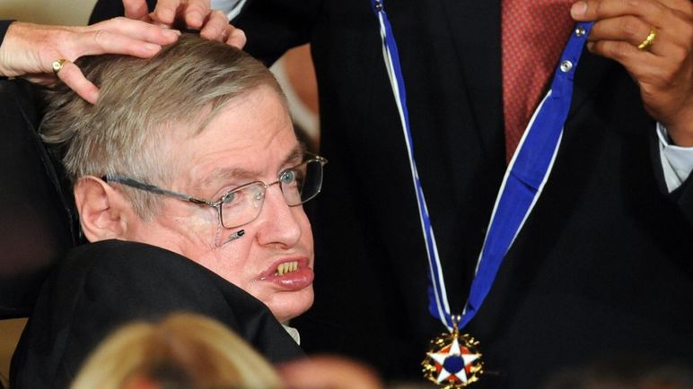 Medalla a la Libertad concedida por Barack Obama a Hawkings