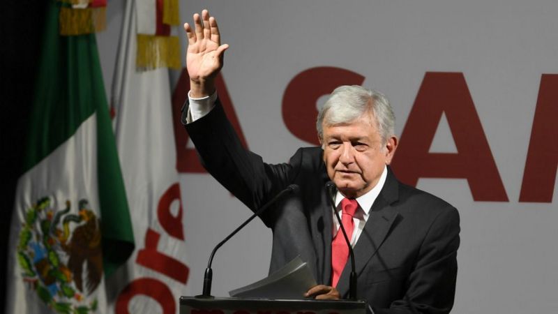 El izquierdista AndrÃ©s Manuel LÃ³pez Obrador encabeza las encuestas electorales.