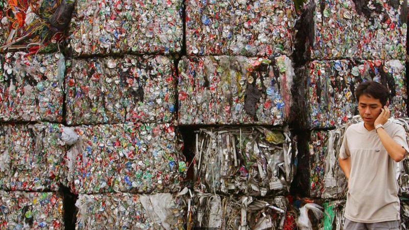 Không có các nhà máy tái chế mới, Hồng Kông sẽ phải chống trả với sự dâng tràn rác thải của dân thành phố và du khách.