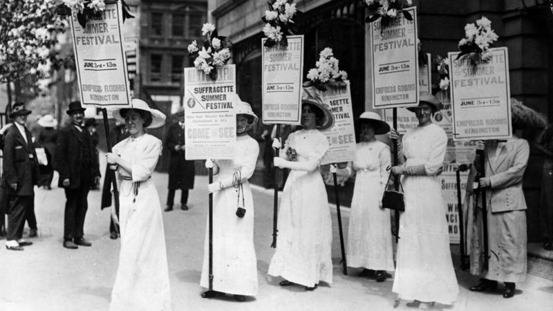 Mujeres sufragistas