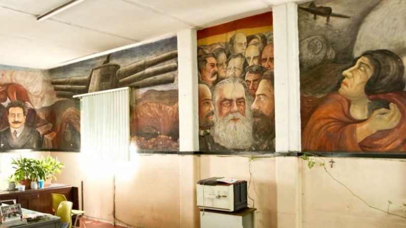 Especialistas ven desinterés por conservar la obra de Xavier Guerrero.