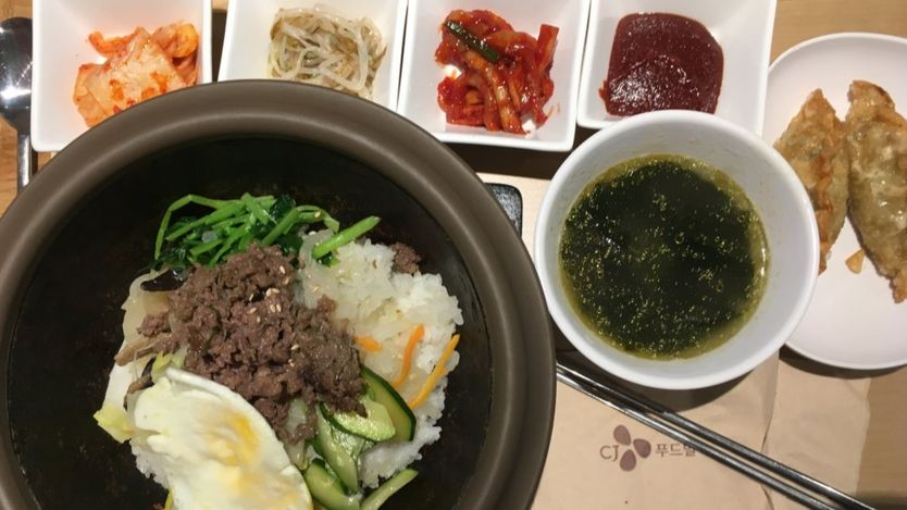 Một khay cơm bình dân ở Seoul, Hàn Quốc - ảnh chỉ có tính minh họa