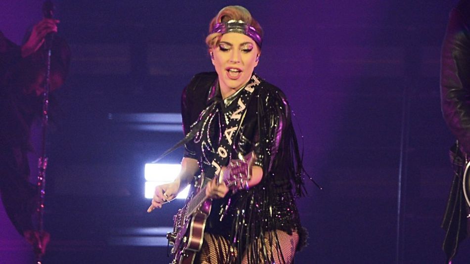 Lady Gaga halts tour due to ‘severe pain’ (bbc.com)