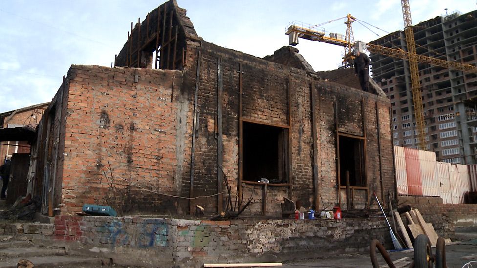 _99312627_misha_house_976.jpg