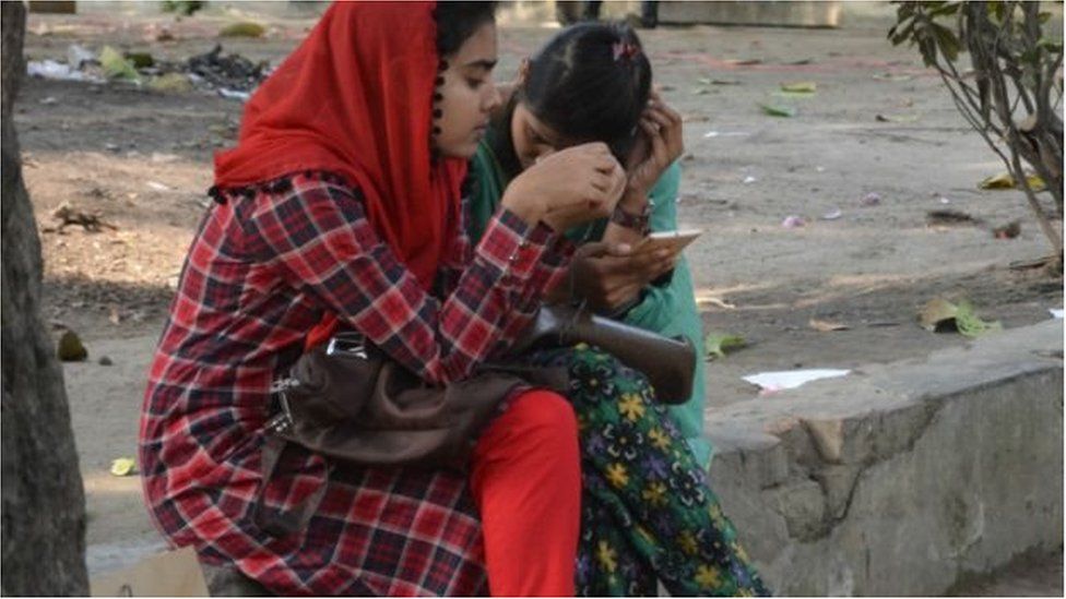 এশিয়া প্যাসিফিক অঞ্চলের দেশগুলোর মধ্যে বাংলাদেশ ও পাকিস্তান মোবাইল ইন্টারনেট ব্যবহারের দিক থেকে সবচেয়ে নিচে।