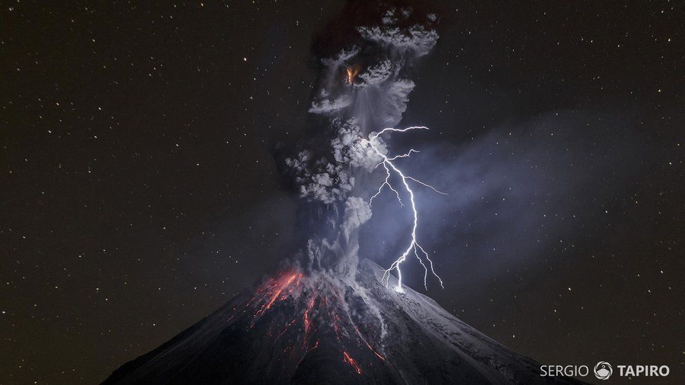 Foto del volcán de Colima de Sergio Tapiro