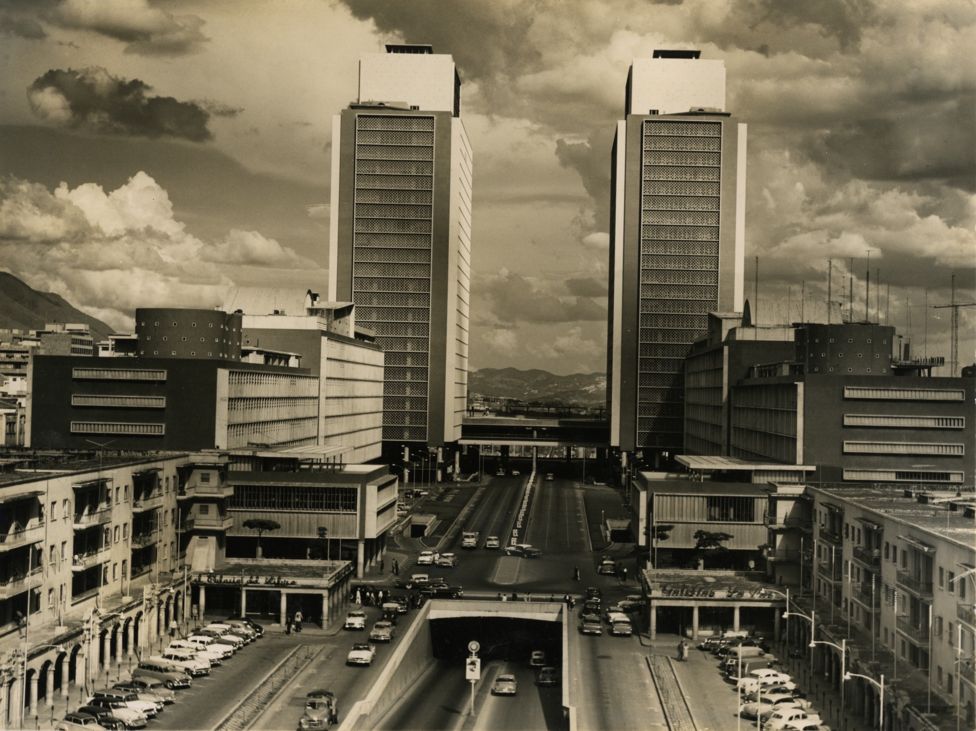 Foto antigua aérea del Centro Simón Bolívar en 1954.