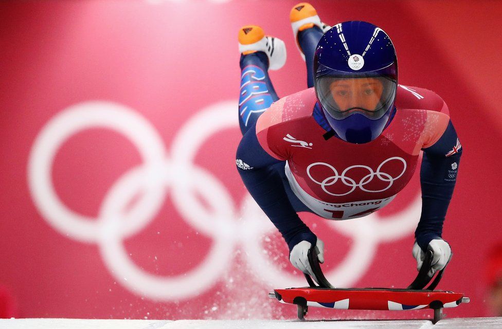 Lizzy Yarnold competes