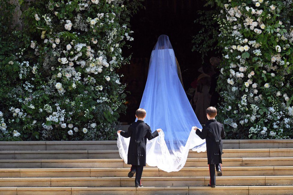 Meghan Markle arrives at St George's Chapel in Windsor Castle