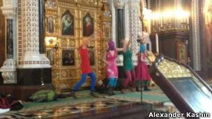 Голые и крaсивые девушки россии фото Фотоновости Голые Девушки В Церкви Возле Алтаря