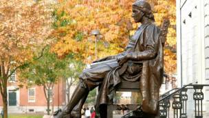 Estatua de John Harvard 