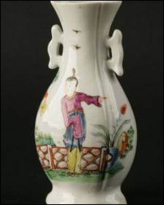 Vaso de porcelana da Royal Worcester (foto: Divulgação/Duke)
