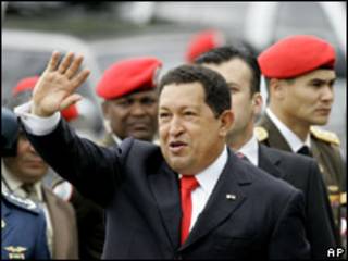 O presidente venezuelano, Hugo Chávez, em festa em comemoração aos 10 anos de seu governo (AP)