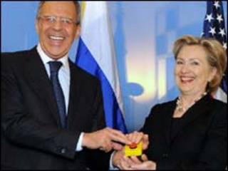A secretária de Estado americana, Hillary Clinton, e o chanceler russo, Sergei Lavrov.