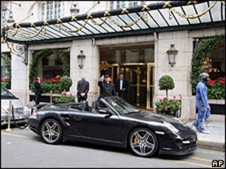 Fachada do hotel Bristol de Paris