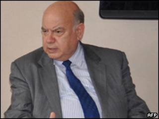 O secretário-geral da OEA, José Miguel Insulza, durante visita a Honduras nesta sexta-feira (AFP)