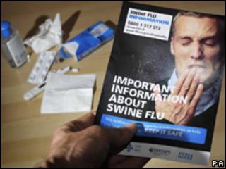 Material com orientação sobre gripe suína que será distribuído pelo governo britânico (PA)