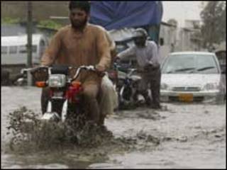 پاکستان میں بارش کی فائل فوٹو