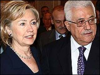 A ministra dos EUA, Hillary Clinton, e o presidente palestino, Mahmoud Abbas