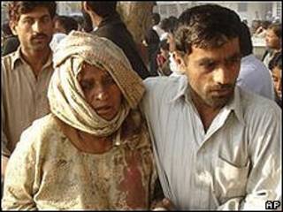 Víctimas de explosión en Pakistán