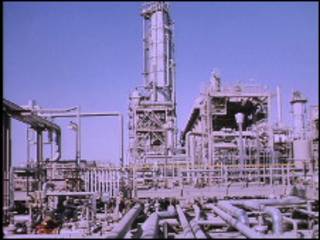 Нефтеперерабатывающий завод в Саудовской Аравии