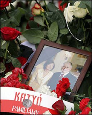Біля президентського палацу