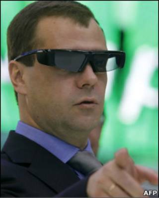 президент Медведев на форуме в Петербурге