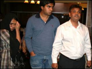 شعیب خان کا خاندان