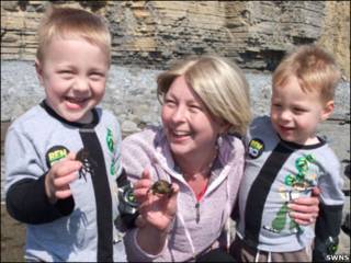 Kate Greene e os filhos Reef e Finn
