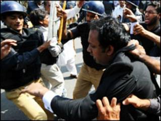 فائل فوٹو، وکلاء کا احتجاج