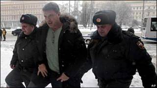 Бориса Нємцова затримала міліція