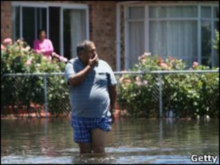 Вода на улице Хоршема