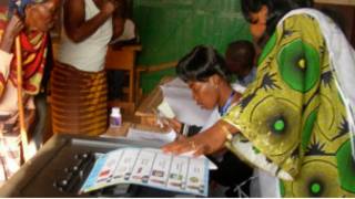 Un bureau de vote