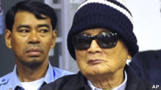 O número dois do Khmer Vermelho, Nuon Chea, em julgamento, no Camboja. AP