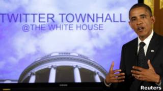 Obama responde ao público durante o Twitter Town Hall (Reuters)