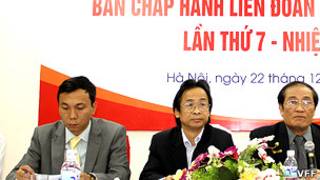 Ông Trần Quốc Tuấn (trái) và ông Nguyễn Trọng Hỷ (phải)