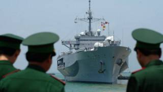 Tàu USS Blue Ridge vào Việt Nam
