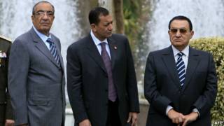Zakaria Azmi (kiri) dan Husni Mubarak