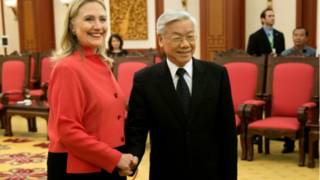 Bà Hillary Clinton gặp ông Nguyễn Phú Trọng ở Hà Nội ngày 10/7/2012