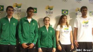 (da esq.)Hugo Calderano, Thiago Monteiro, Flavia Gomes, Martine Grael e Vitor Felipe (Foto Paula Idoeta/BBC Brasil)