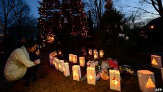 Homenaje a las víctimas en Newtown, Connecticut