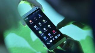Teléfono HTC con sistema operativo Android