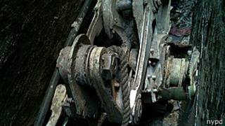 Posible pieza del tren de aterrizaje