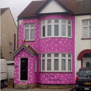 casa pintada de rosa (foto: BBC)